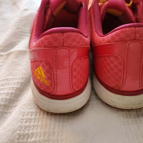 ADIDAS size 9 pink/cantelop color very comfortable - Picture 2 of 3